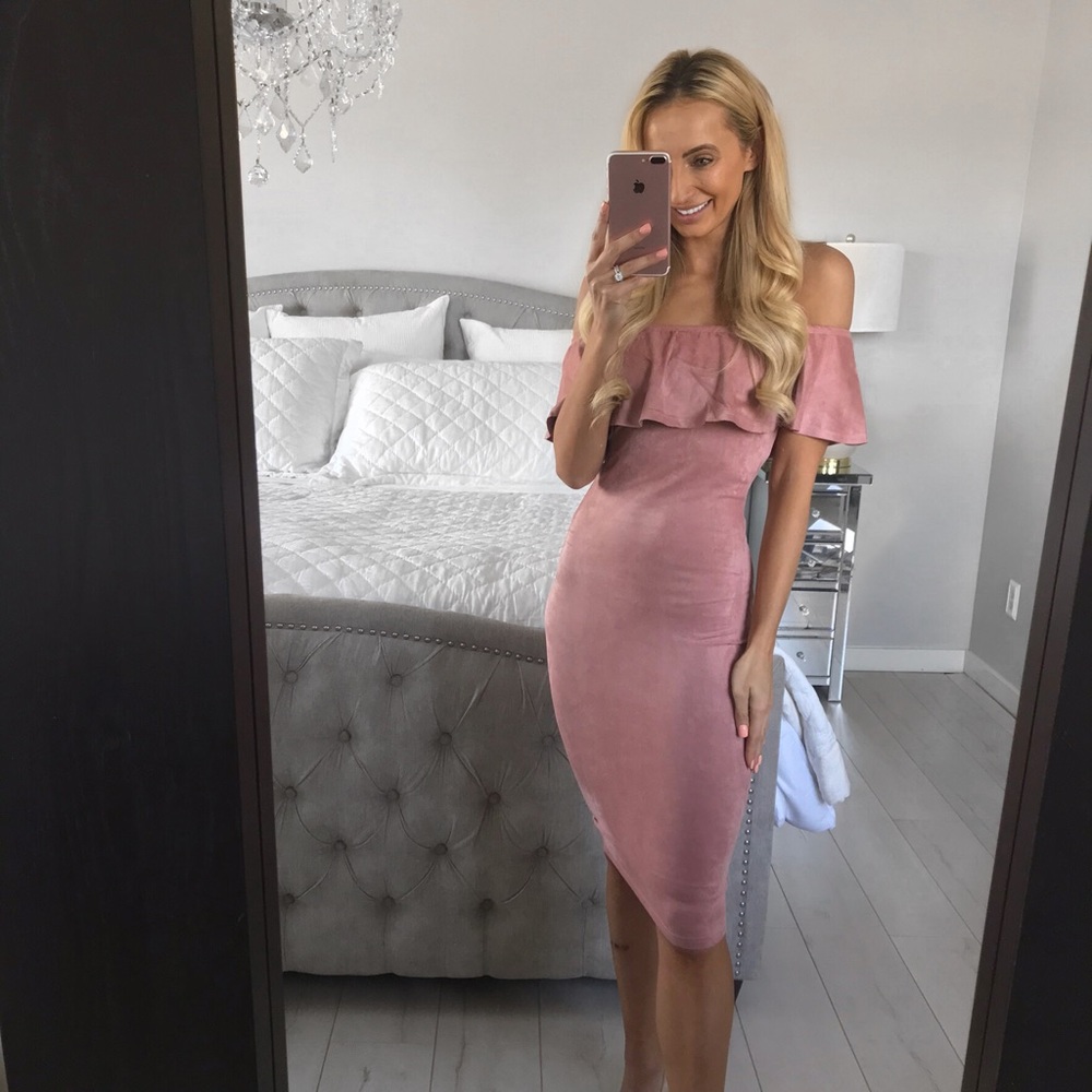 LAST ONE (Medium)!! Elegant Off the Shoulders Midi Suede Dress - Picture 4 of 8